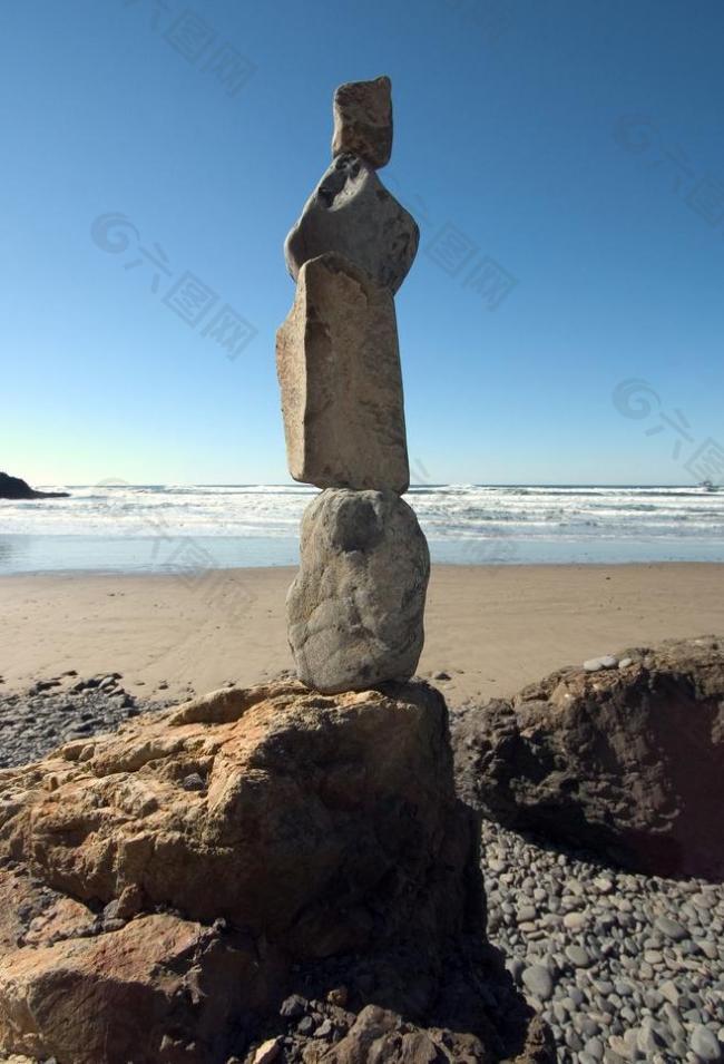 海边石头图片                            是由设计师情兽style上传.