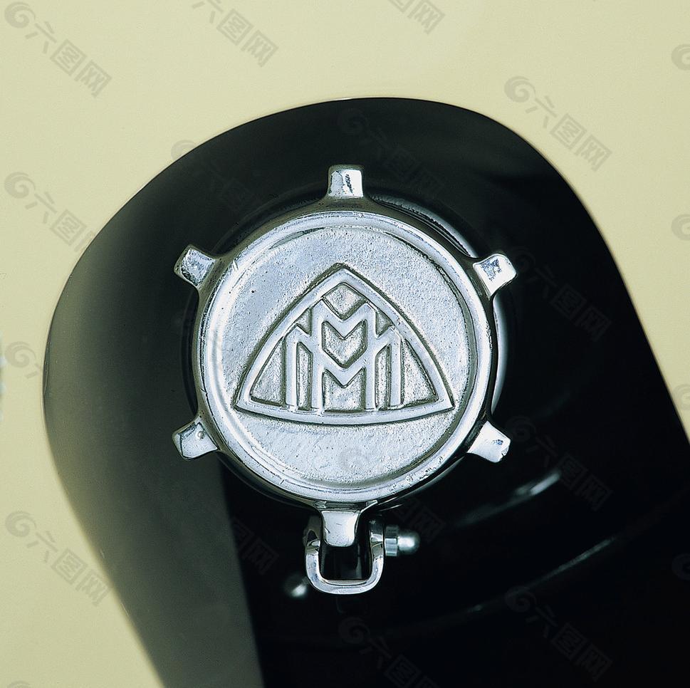 邁巴赫名車附屬奢侈品圖片