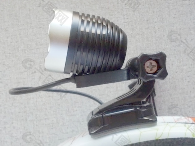 808騎自行車的LED頭燈Magicshine坐騎，各種類型