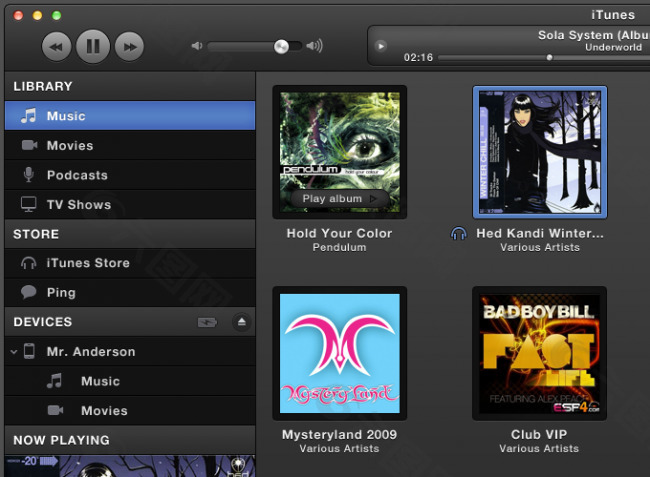 暗灰色的iTunes UI