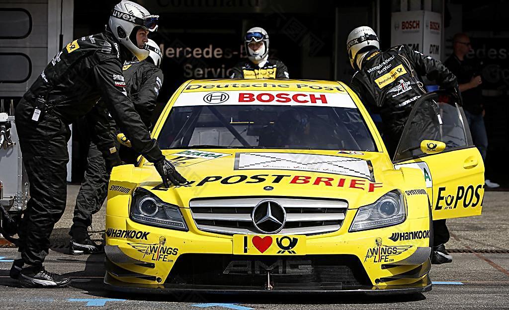 奔馳賽車隊團隊合作圖片