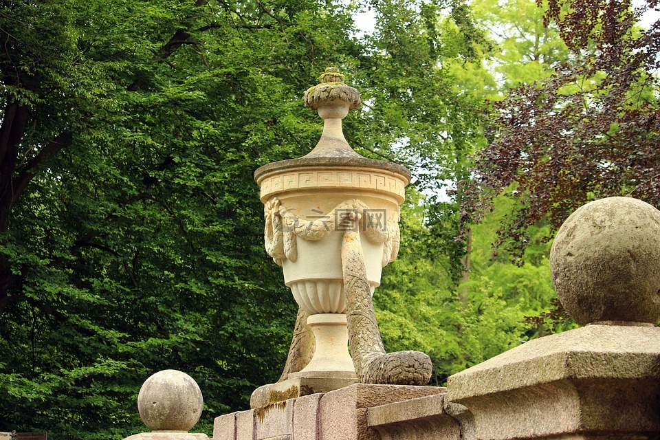 布施帕希姆,城堡公園,藝術(shù)品