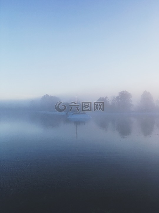河,船,霧