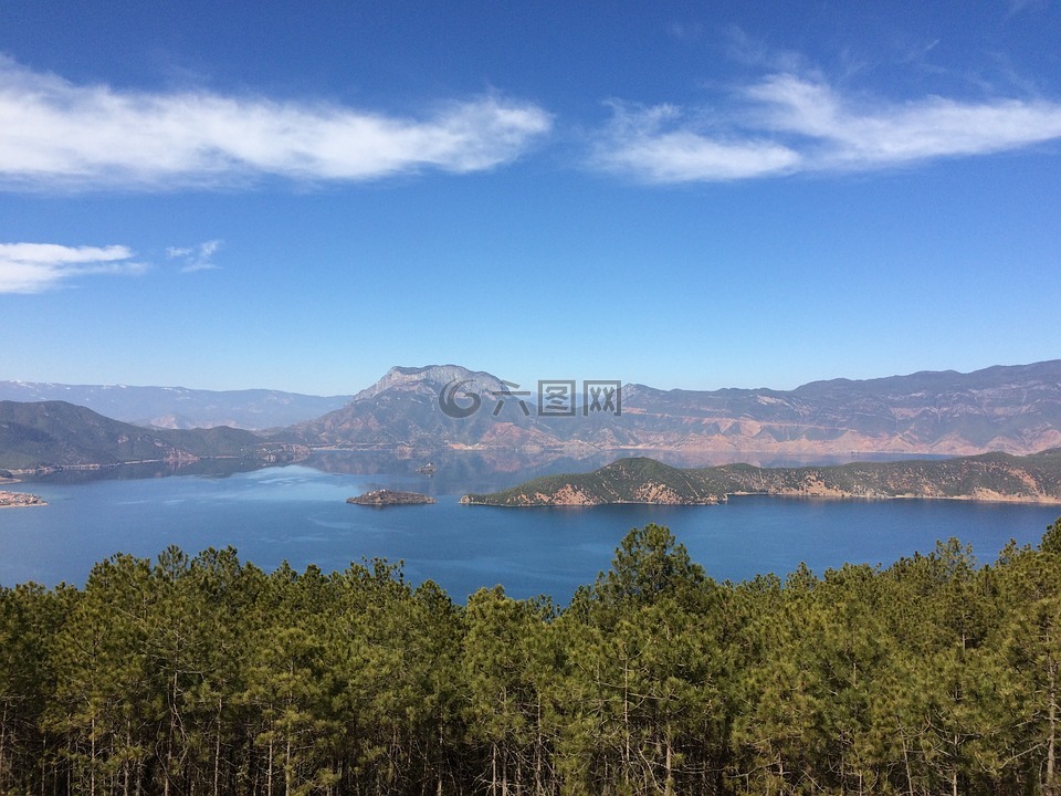 瀘沽湖,藍(lán)天,白云