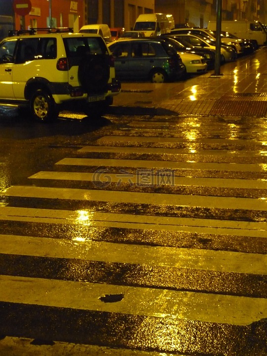 濕,雨,水