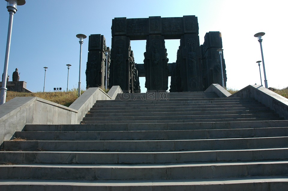 紀(jì)念碑,格魯吉亞,建設(shè)