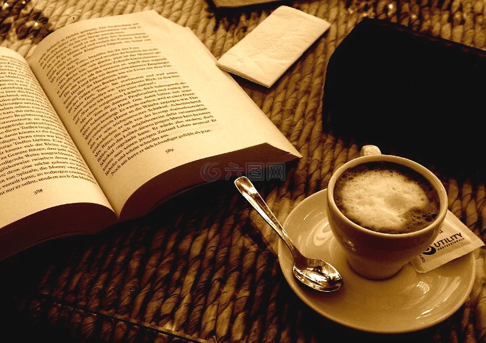 本书,咖啡,乌贼墨