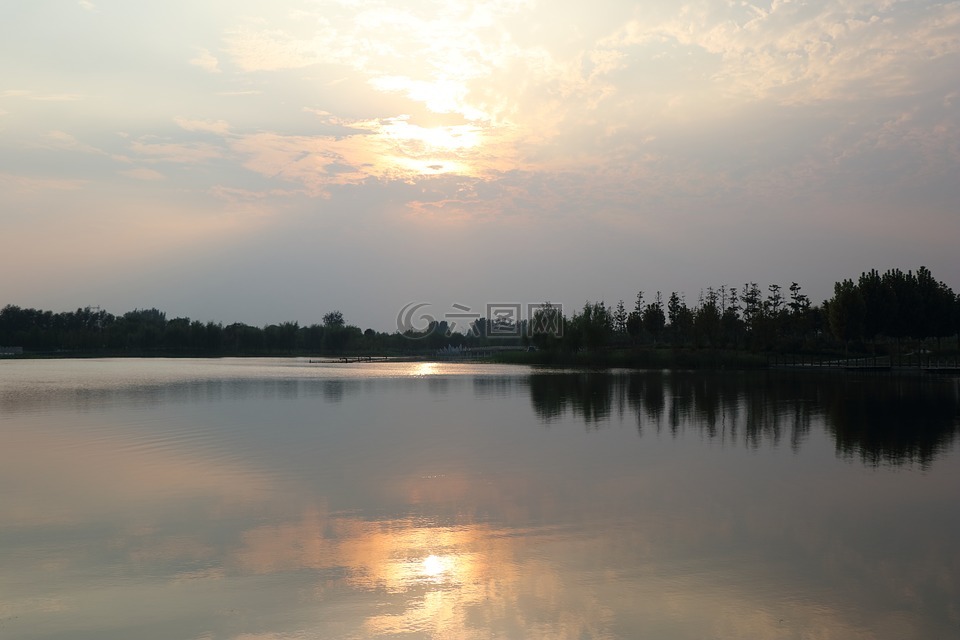 夕陽(yáng),水面,倒影