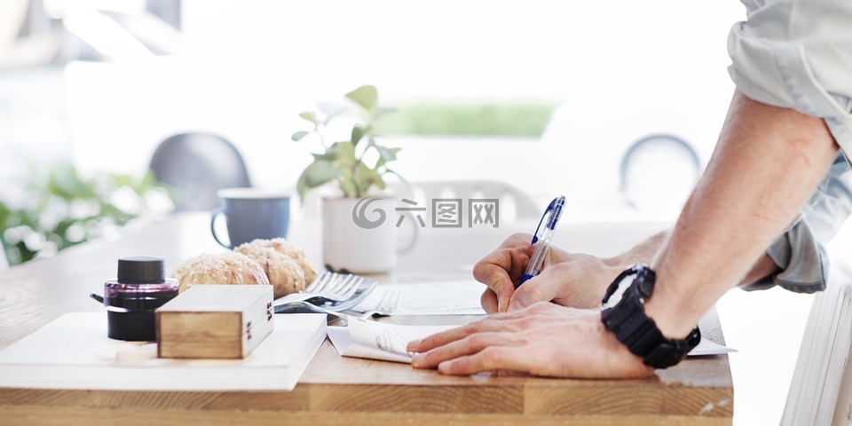 書,面包,光明