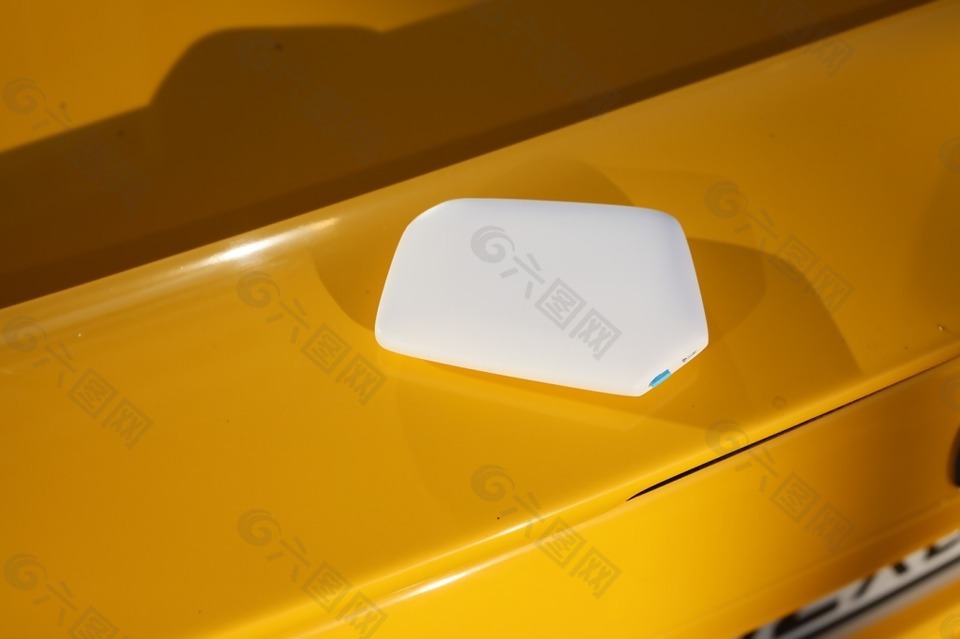小巧個(gè)性的隨身wifi設(shè)計(jì)jpg素材