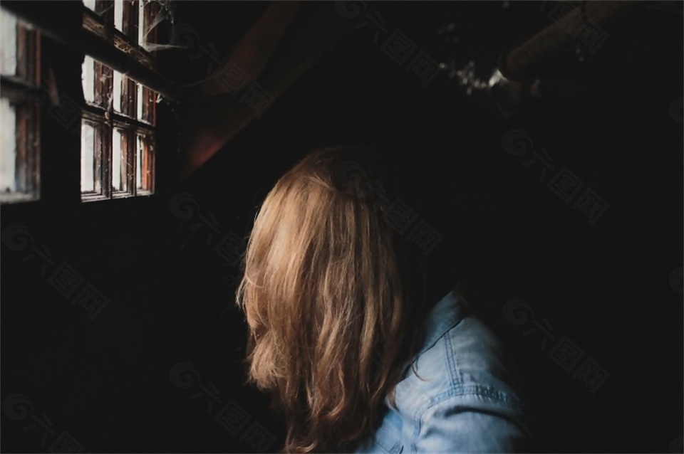 女人喷嚏音效素材