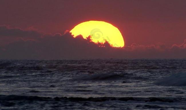 海上日落图片
