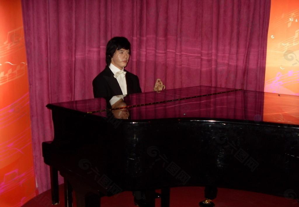 钢琴王子图片