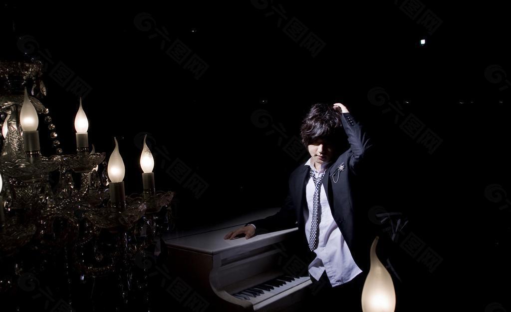 广州拍摄 黄忠 忧郁的钢琴图片