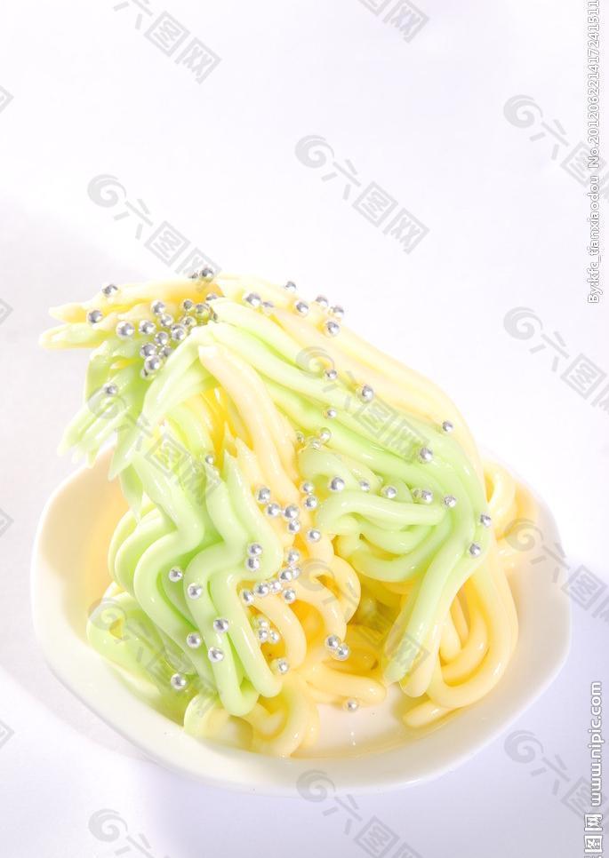 面条冰淇淋图片