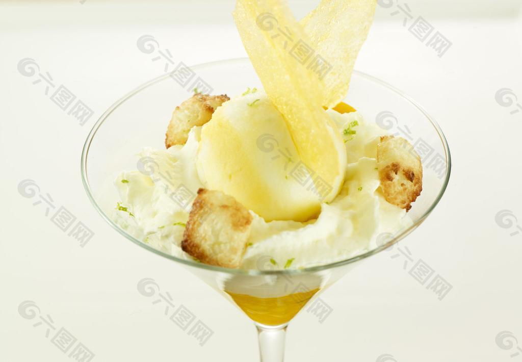 香蕉冰淇淋图片