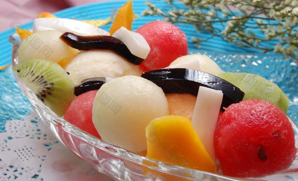 芒果香草冰淇淋水图片