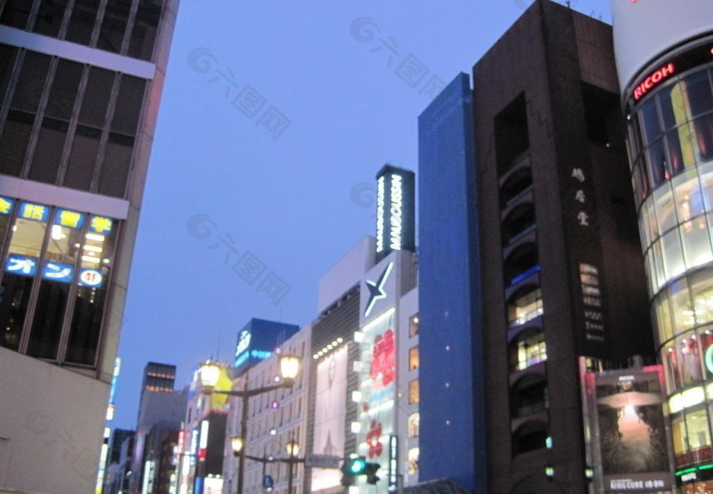 东京银座 街头 夜景图片