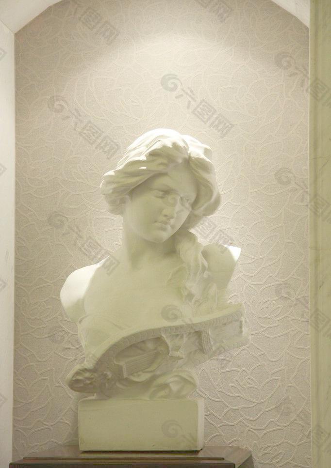 欧式女性雕塑图片