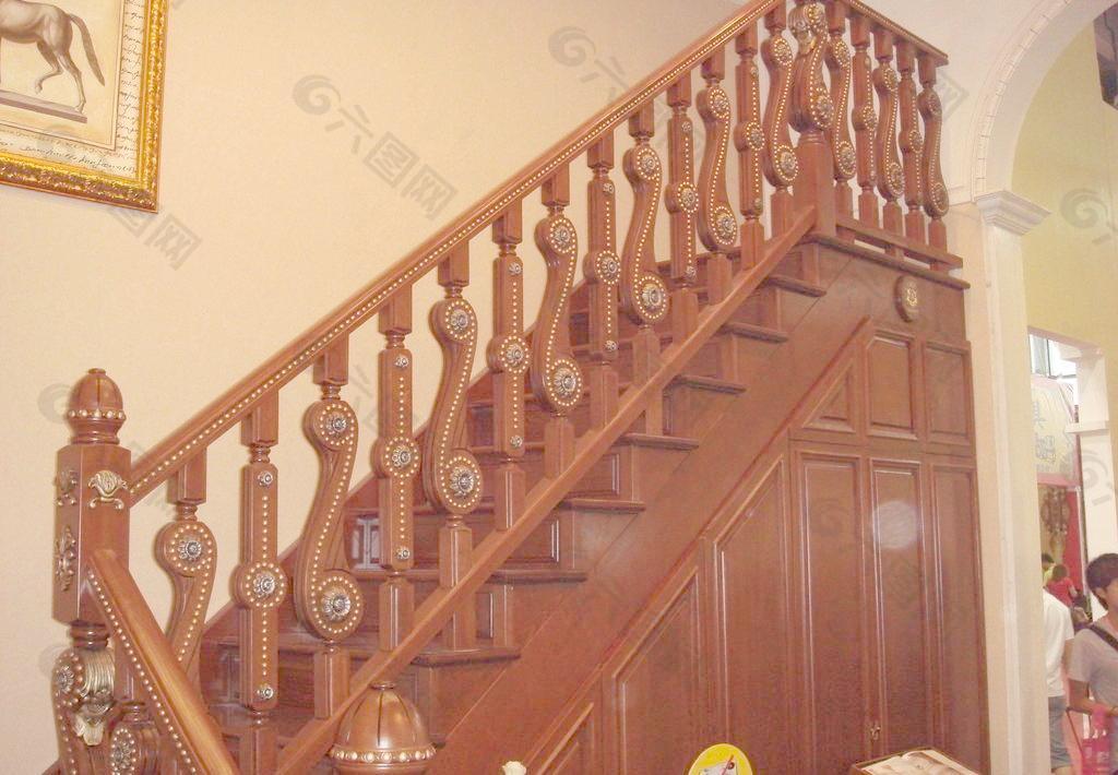 欧式木楼梯图片