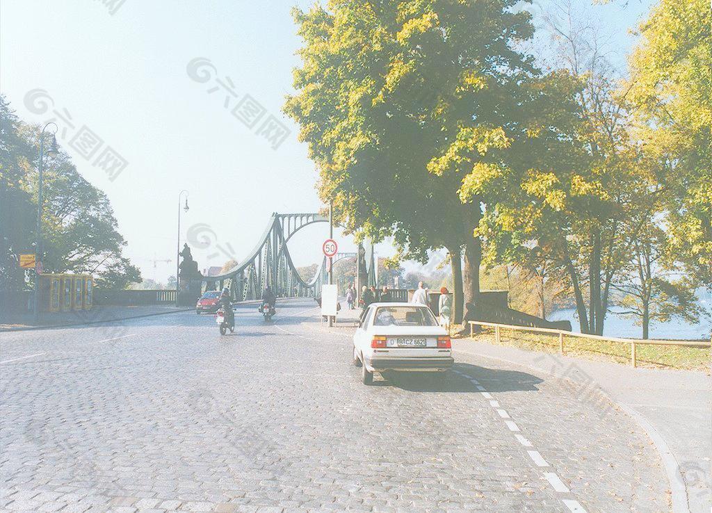 欧式桥建筑远景图片