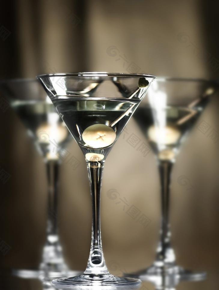 马提尼酒杯图片