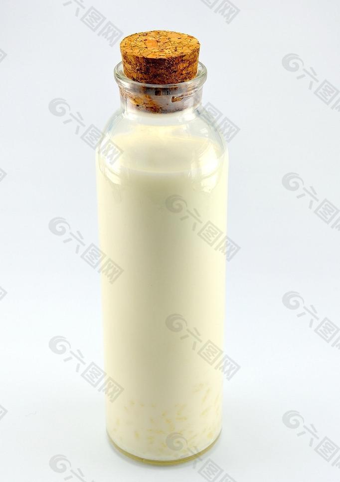 牛奶瓶 玻璃瓶图片