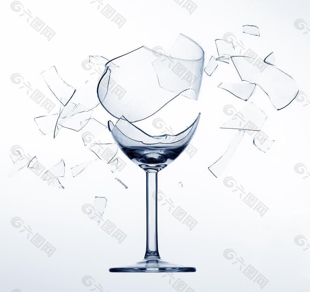 破碎的杯子真实图片