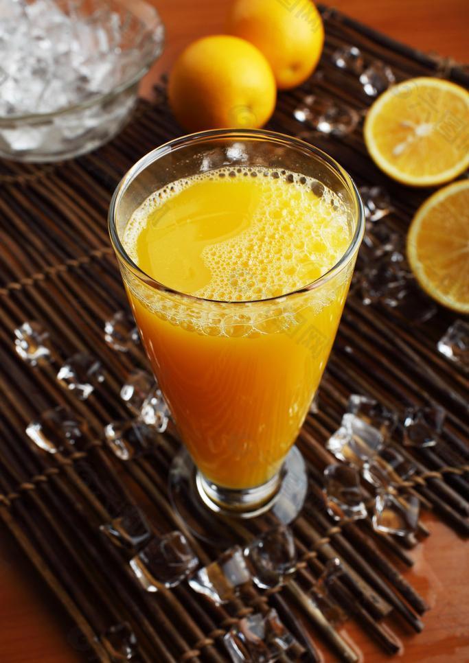 冰镇橙汁图片