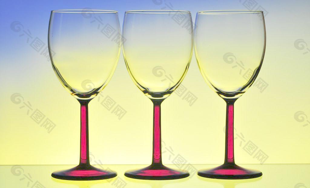玻璃酒杯图片