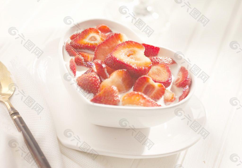 草莓牛奶图片壁纸图片