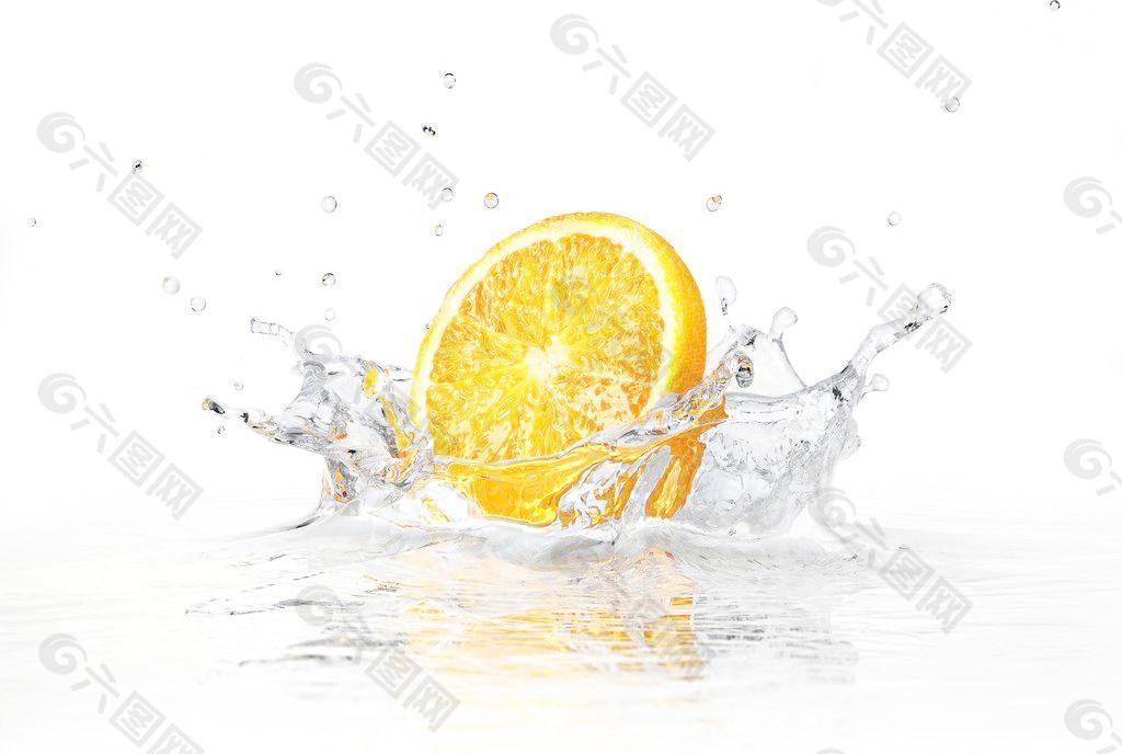 水中柠檬图片