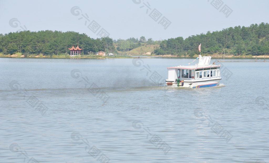 燕子湖的快艇图片