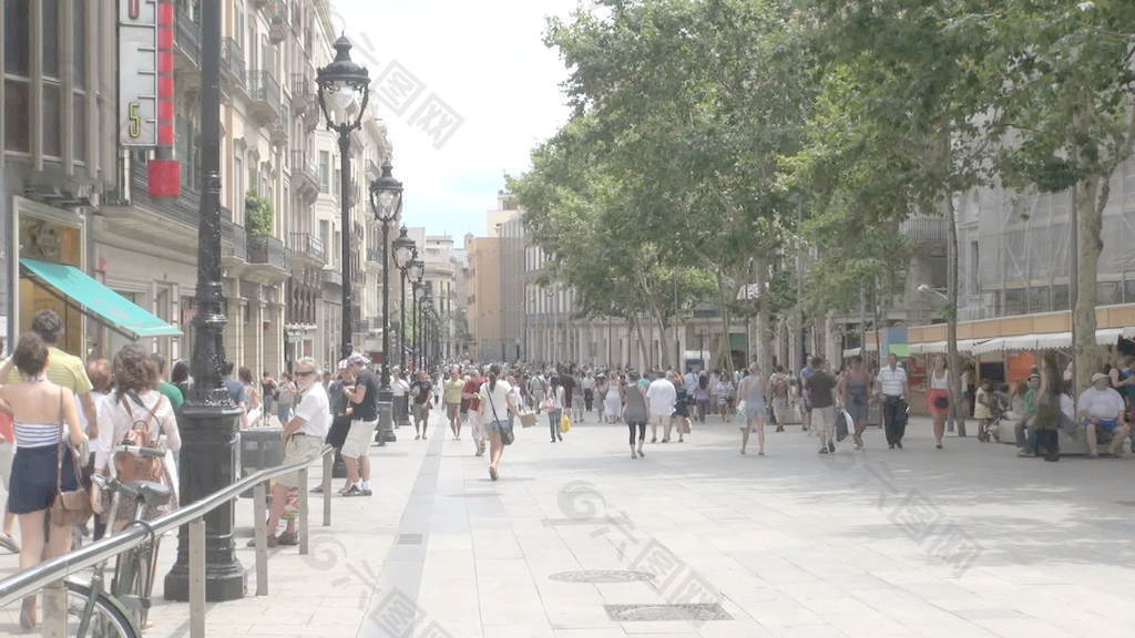 人在西班牙巴塞罗那股票视频在街上的人群