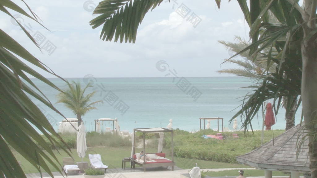 酒店度假小屋和海滨沙滩6股票视频录像的椅子