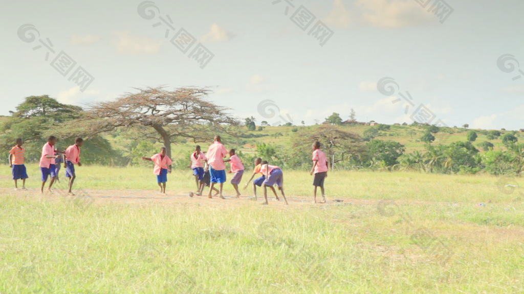 学校的足球比赛在肯尼亚3股票视频休会期间