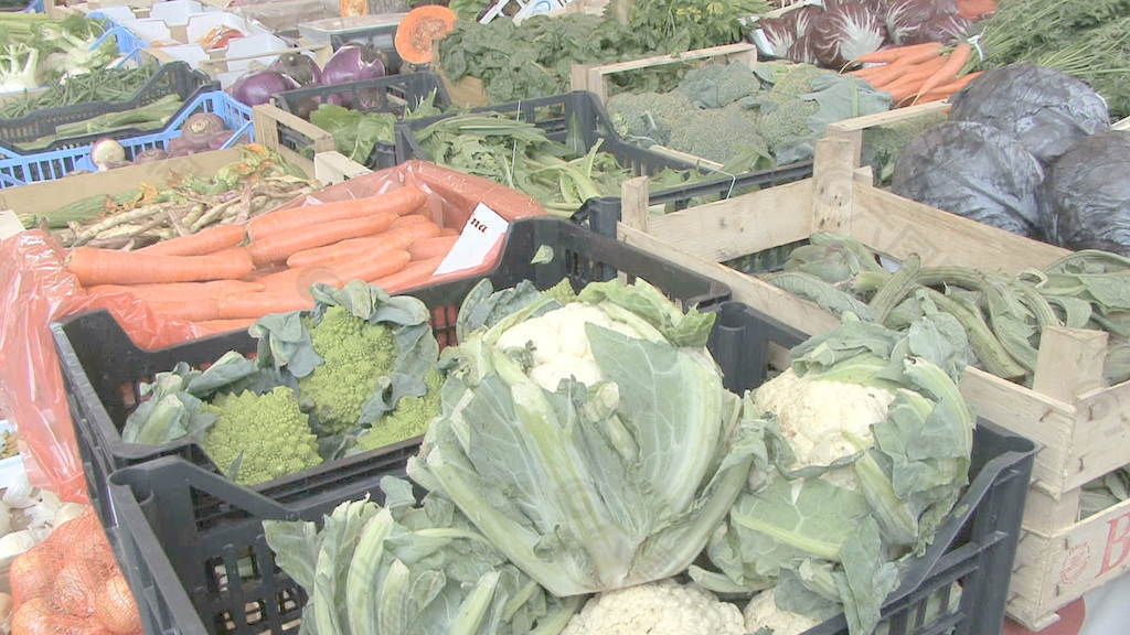 pinarola蔬菜销售股票的录像