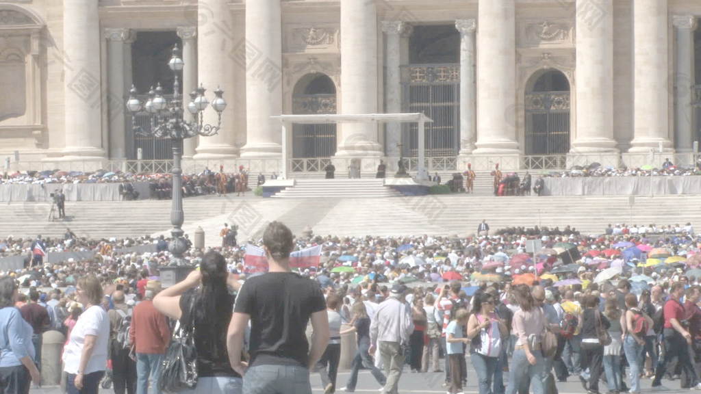 人群等着看教皇股票视频 视频免费下载