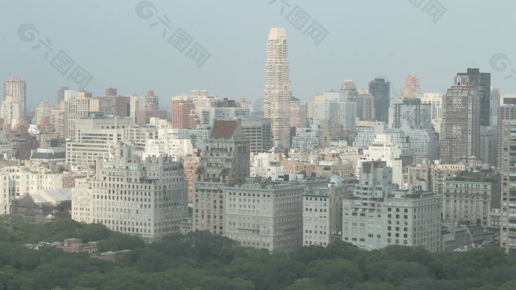 纽约市的建筑物的阴影从云的时间推移录像3股 视频免费下载
