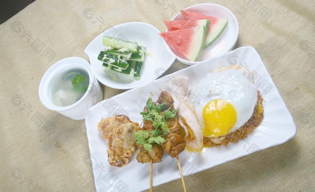 东南亚式套餐印尼炒饭图片