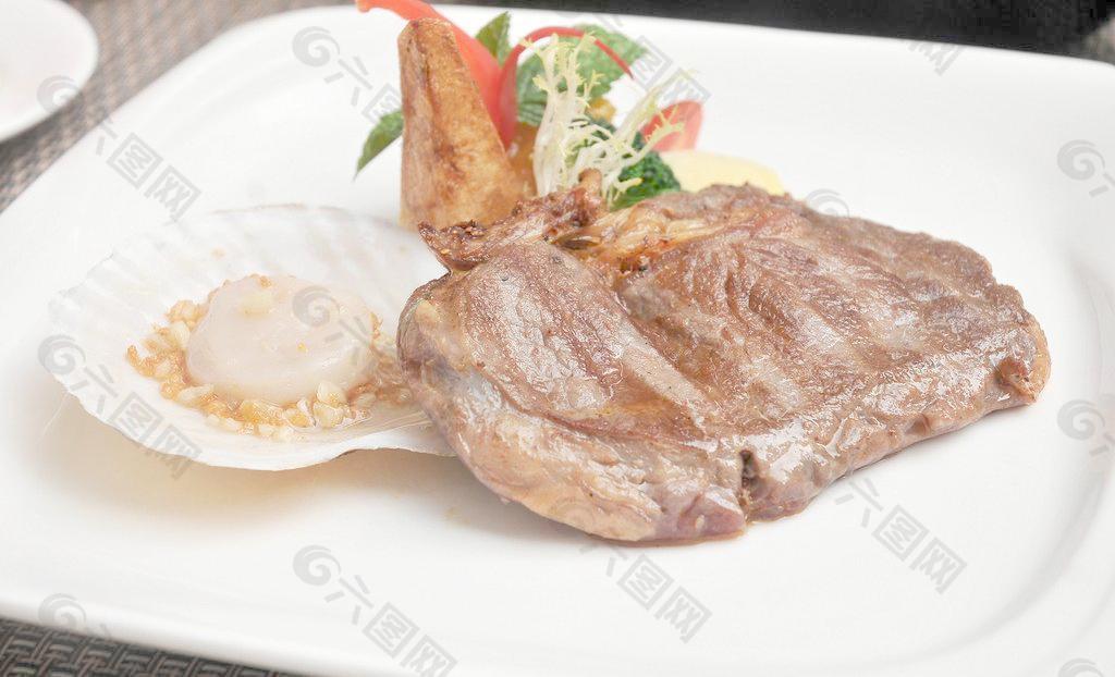 美式小牛西冷拼扇贝图片