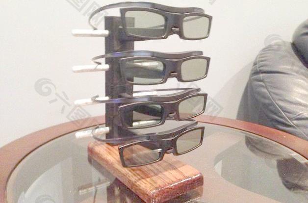 3D眼镜架三星智能电视