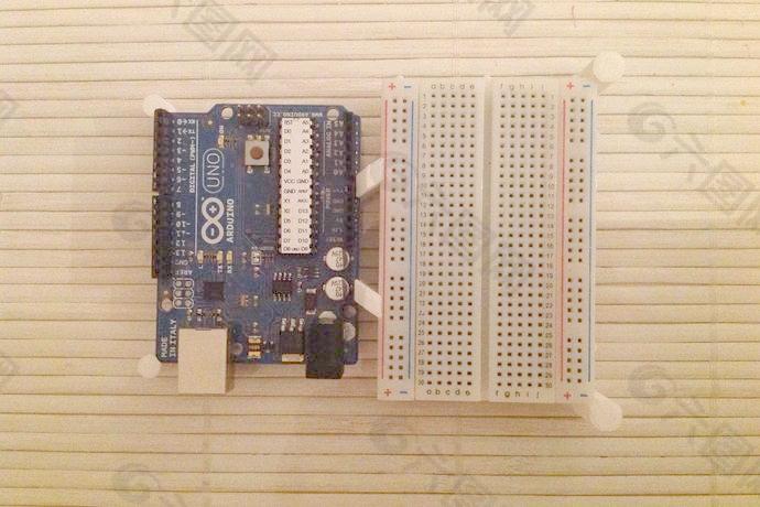 Arduino UNO一半大小的板架