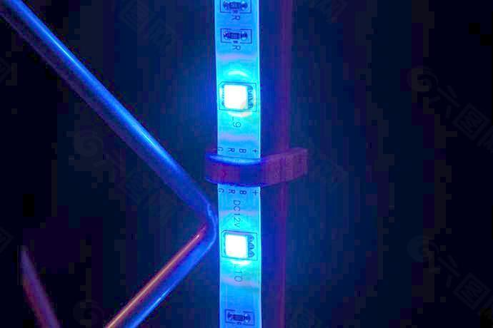 安装LED条decotruss威利曼柔性桁架夹