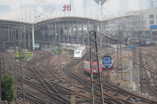 郑州站出站列车