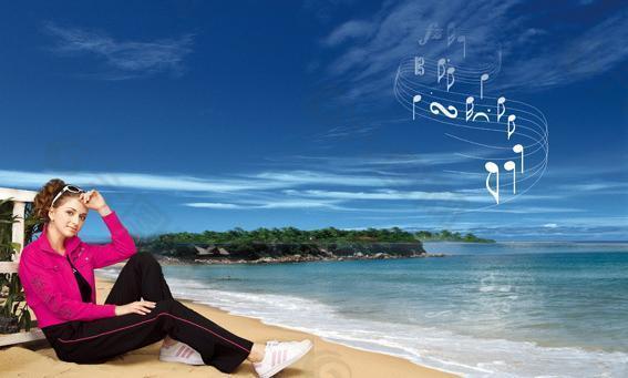 模特  沙滩 海水 音乐元素图片