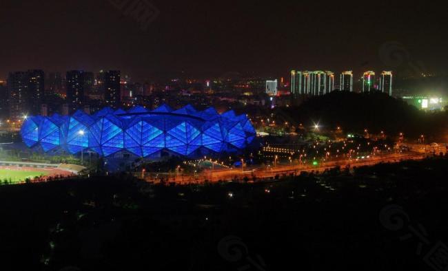 深圳龙岗大运场馆夜景图片