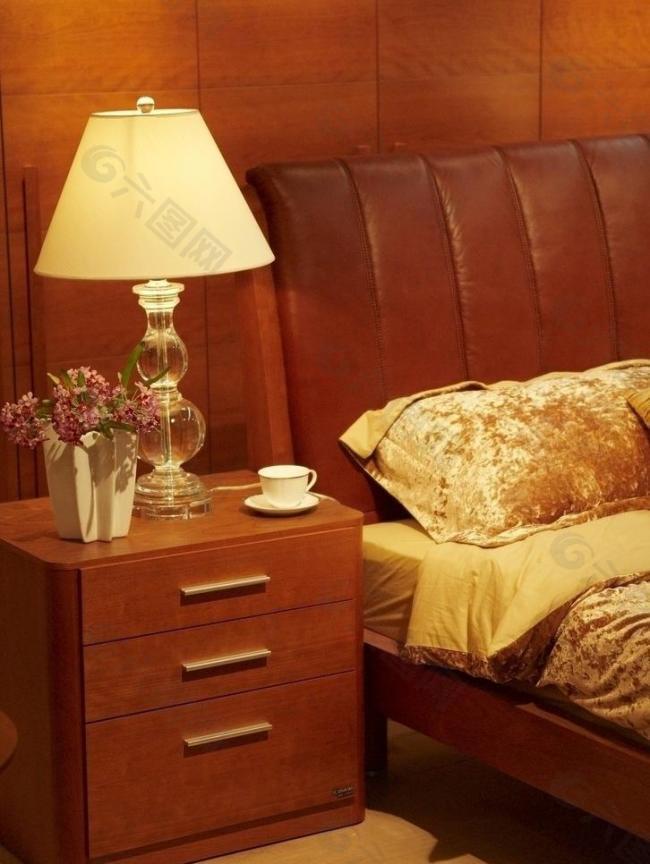 中式风格卧室床头水晶灯图片