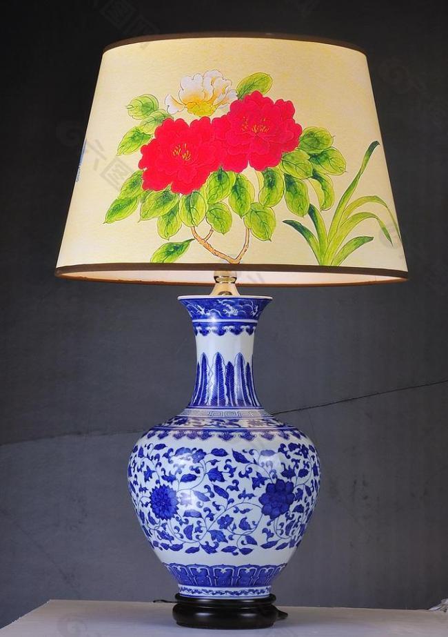 中式陶瓷台灯图片
