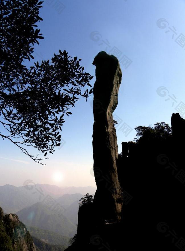 巨蟒出山（剪影）图片